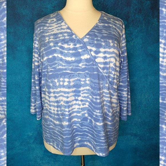 Ruby Rd. Blue White Three Quarter Sleeve Top - Picture 1 of 8